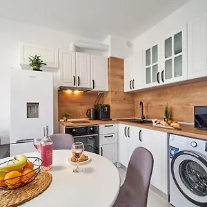https://prekrasen-nov-i-uuten-apartament.goldensandshotels.net