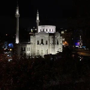 verificați disponibilitatea